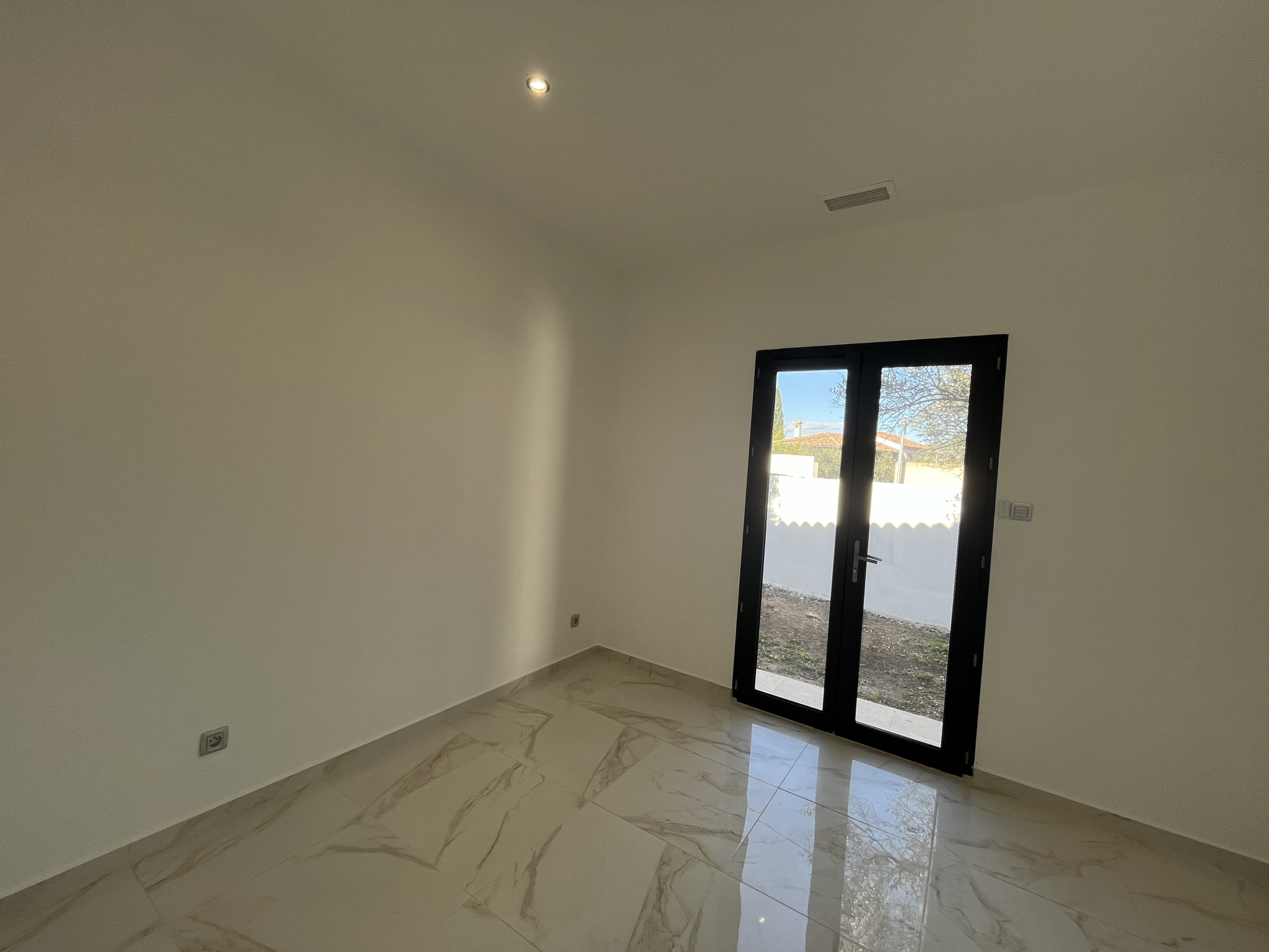 photo_5731cc9c55e4e5a712b8d5b8667efa6f