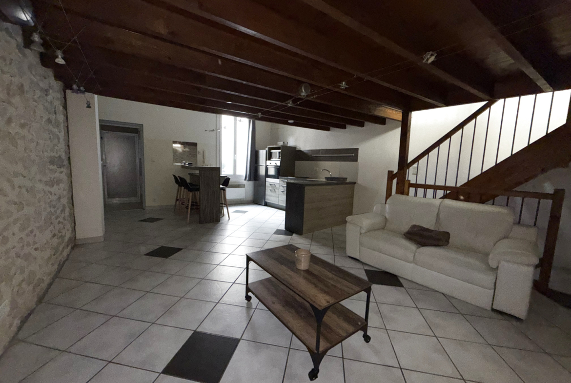 photo_57f4ed21ea53857b9963de9284bbdb8e_Inc_0