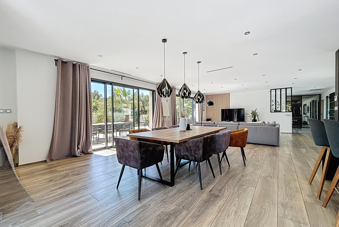 photo_63c46a503fb1c58e9bd45bb08906527c