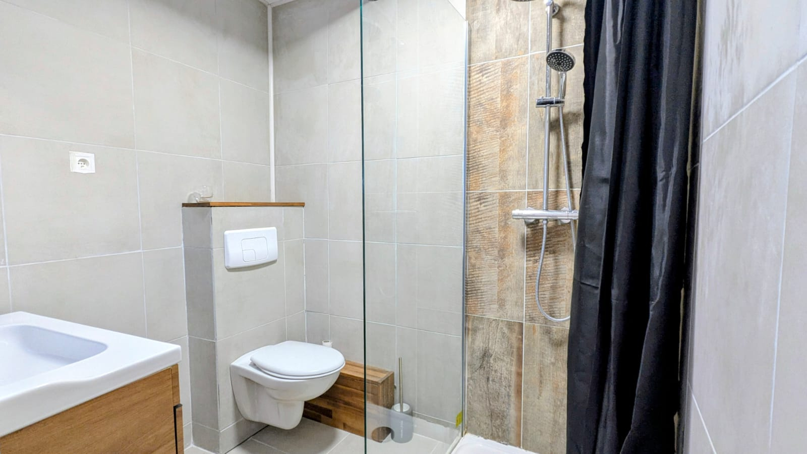 photo_66371d4039515f0553e99dabc3618570