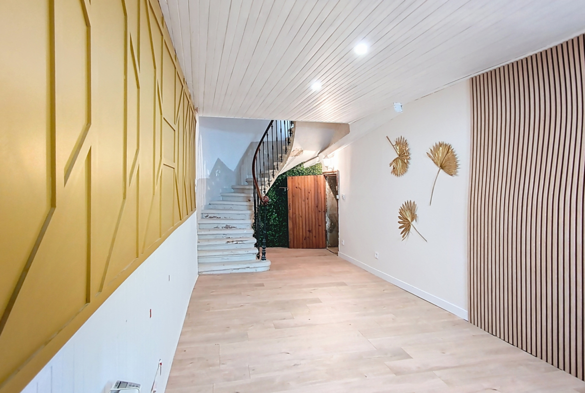 photo_69503734c7bc91b53bc3c7f68e728ff8