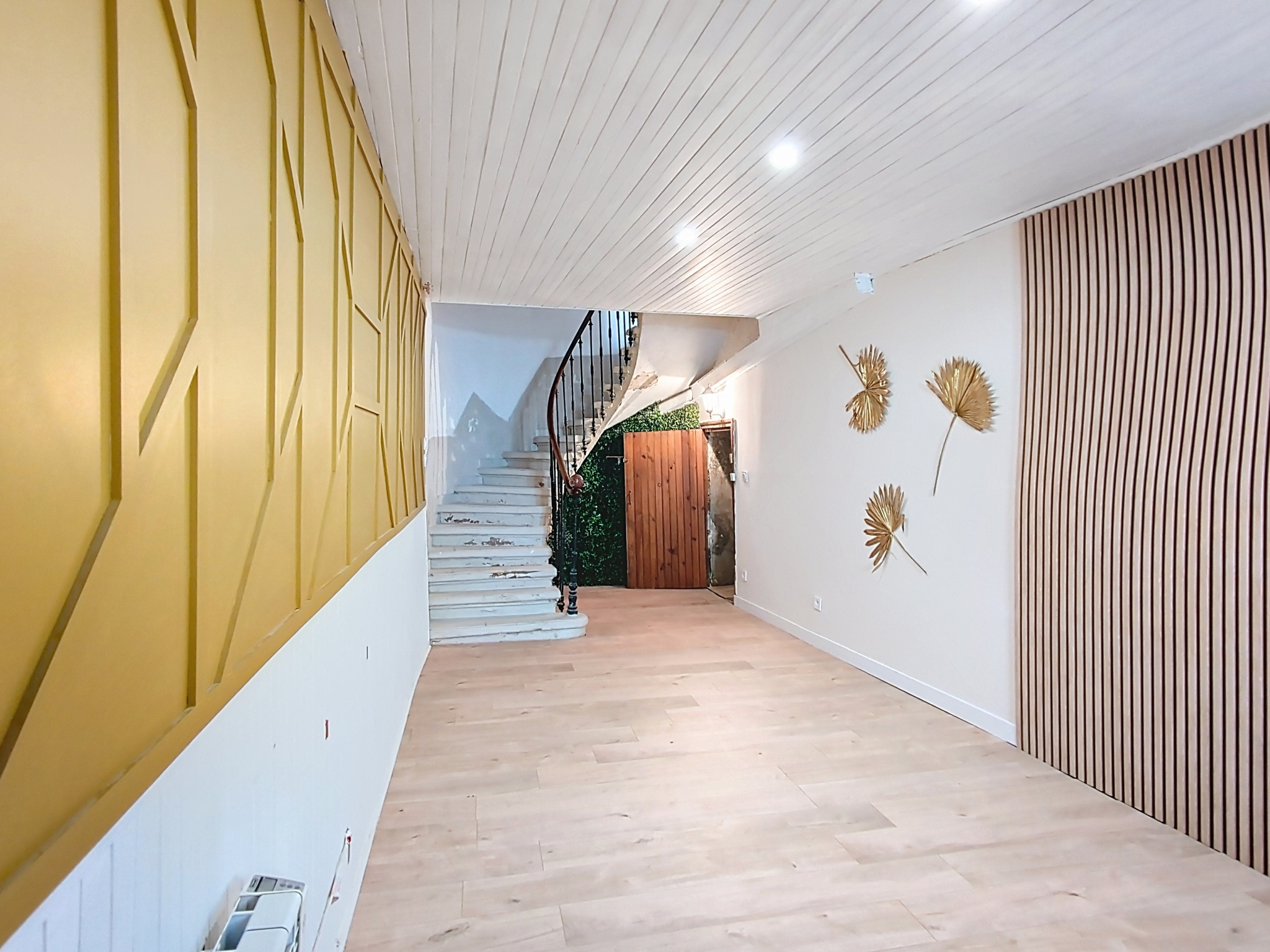 photo_69503734c7bc91b53bc3c7f68e728ff8