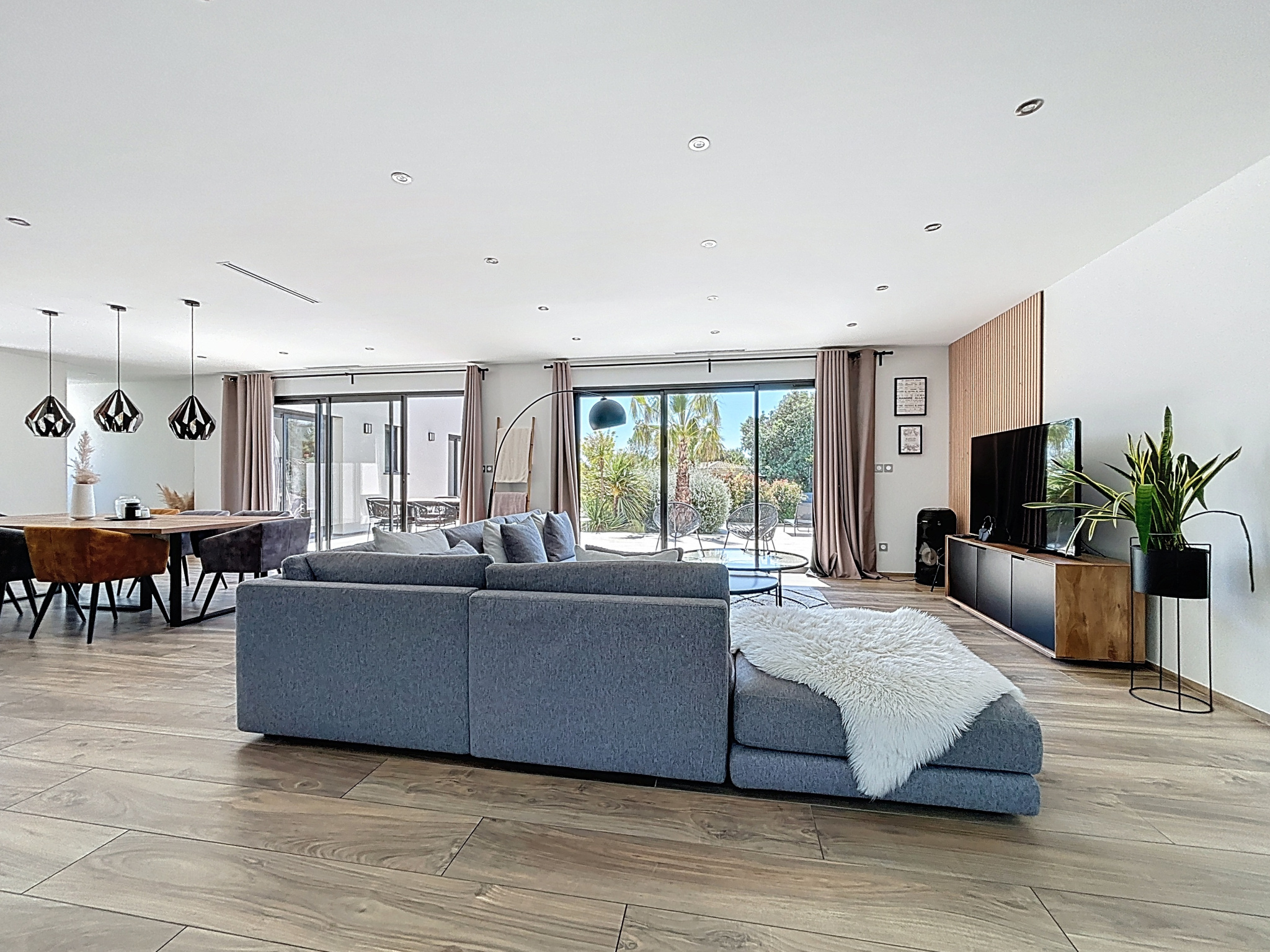 photo_760096f8225bf5bdd159a6b8bdfffd5c