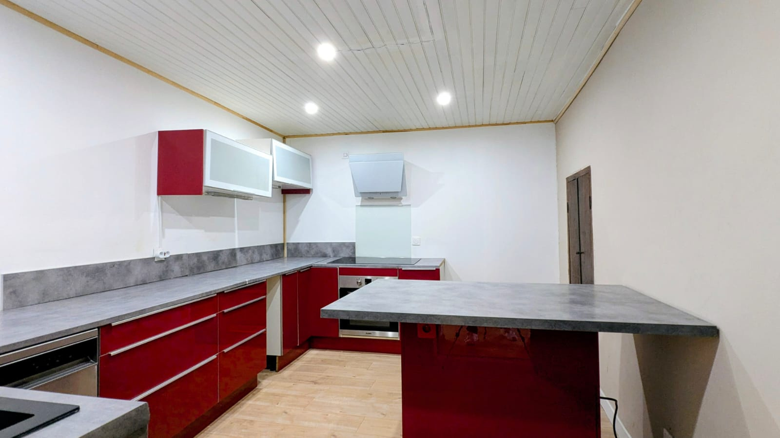 photo_92b8c7b6683400c7b717adde33a6a498