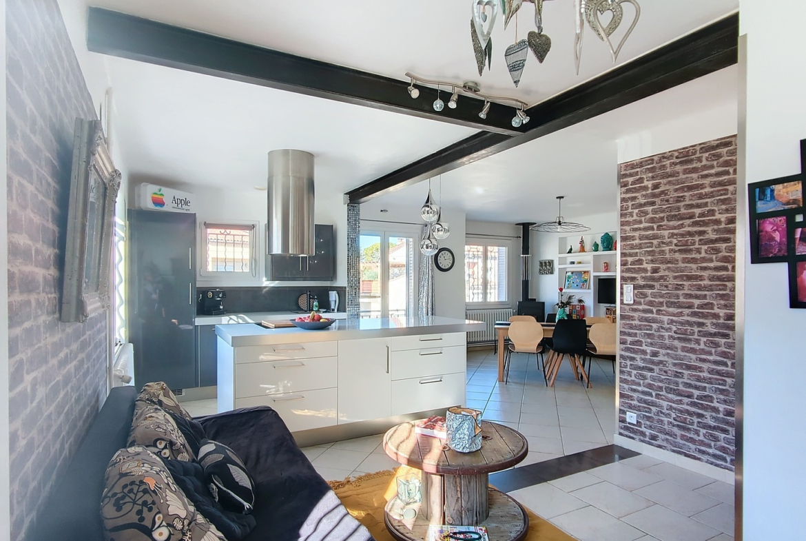 photo_967aea26c587845c33f61c08734c7e93