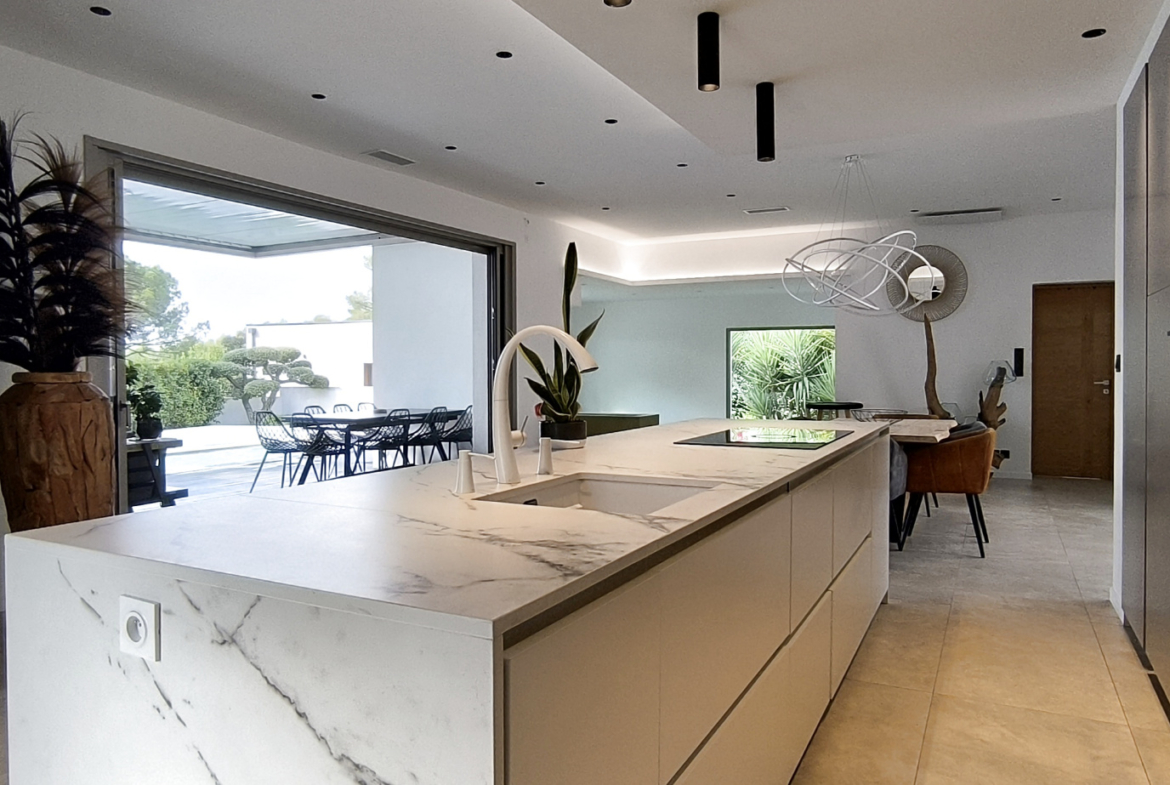 photo_f63be4395fd1a4071b3501b518ea15f8_Inc_0