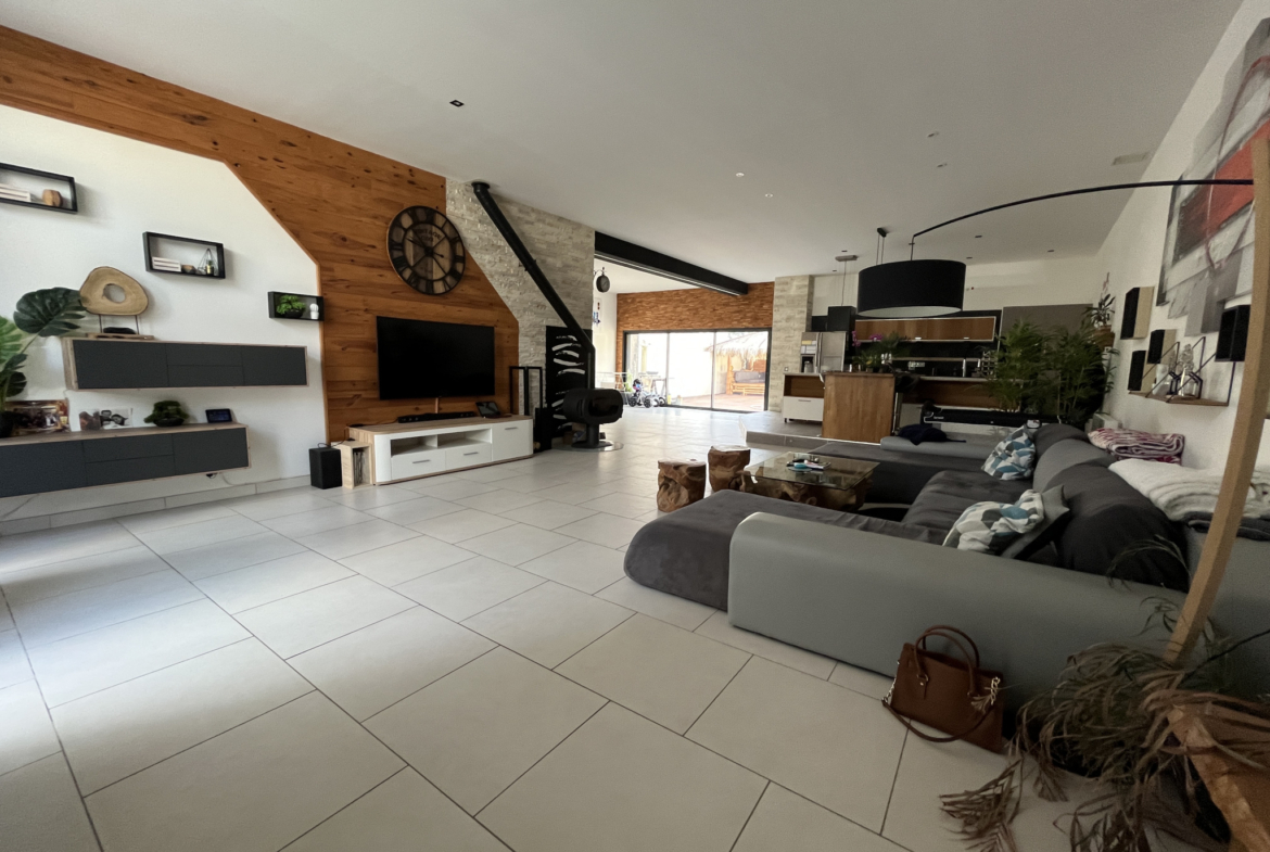 photo_82febdd2aad27b032f5ae32aa4334840