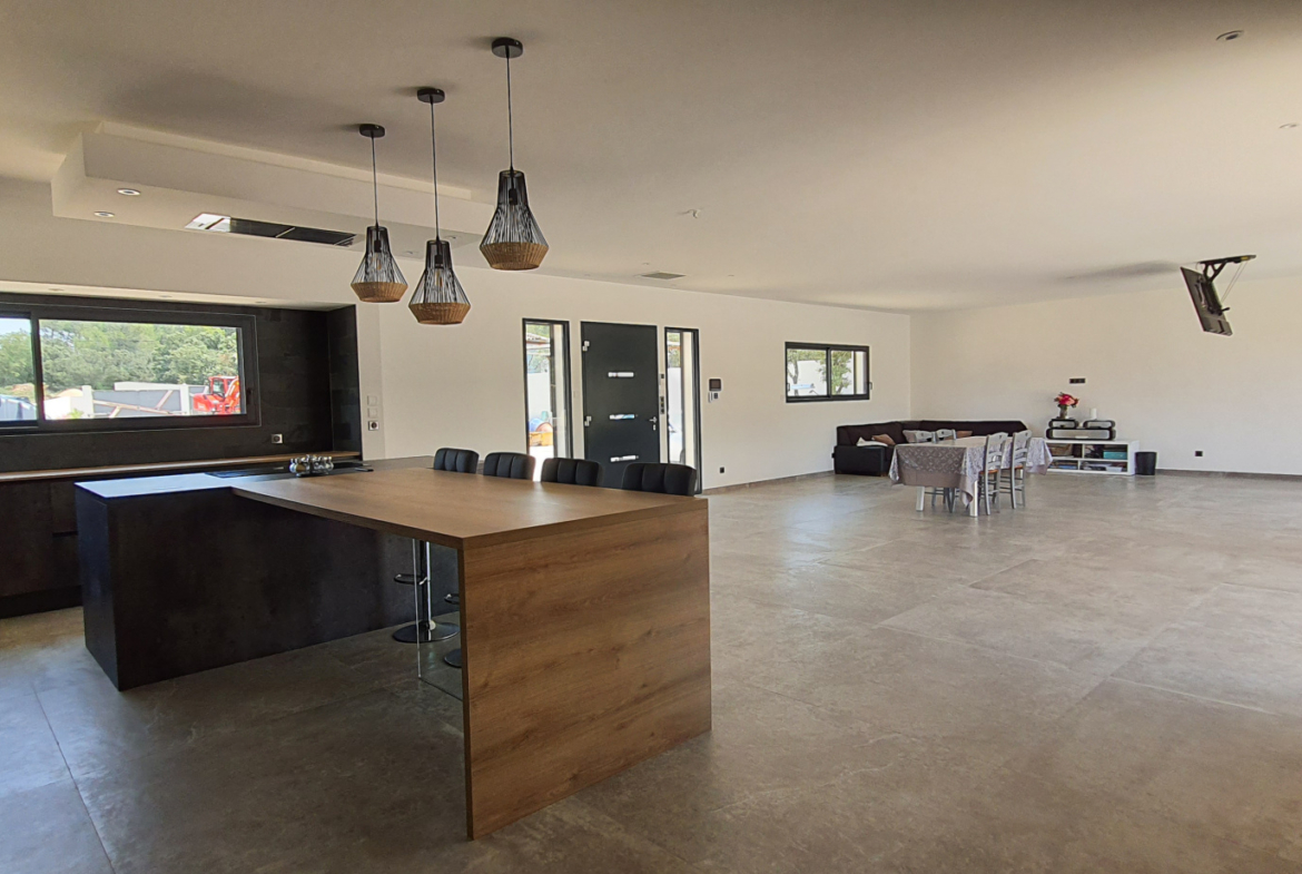 photo_b9ecdfd872794f08ee186bafe79846ad