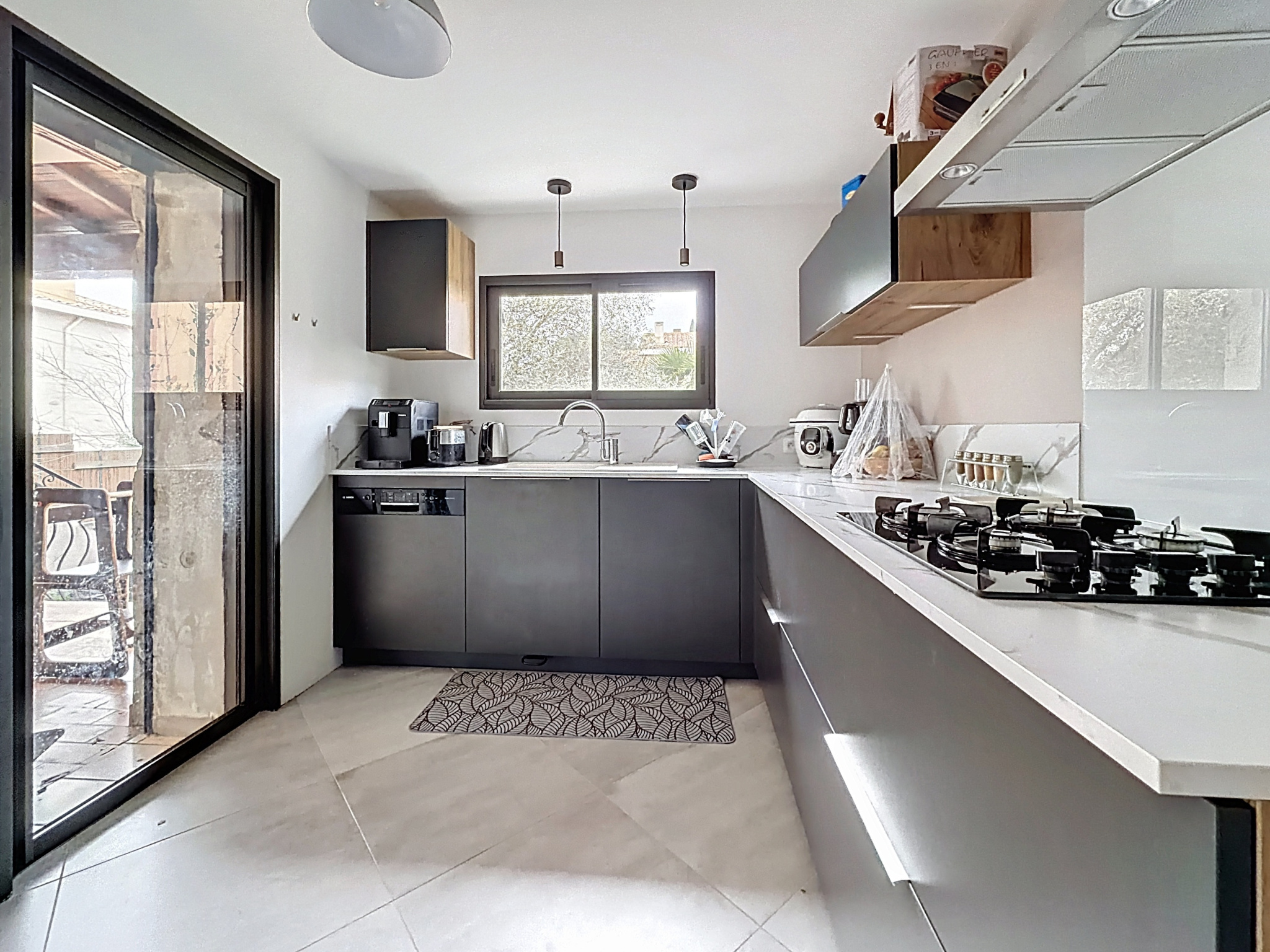 photo_3da699f38231bad76b885929d915376f