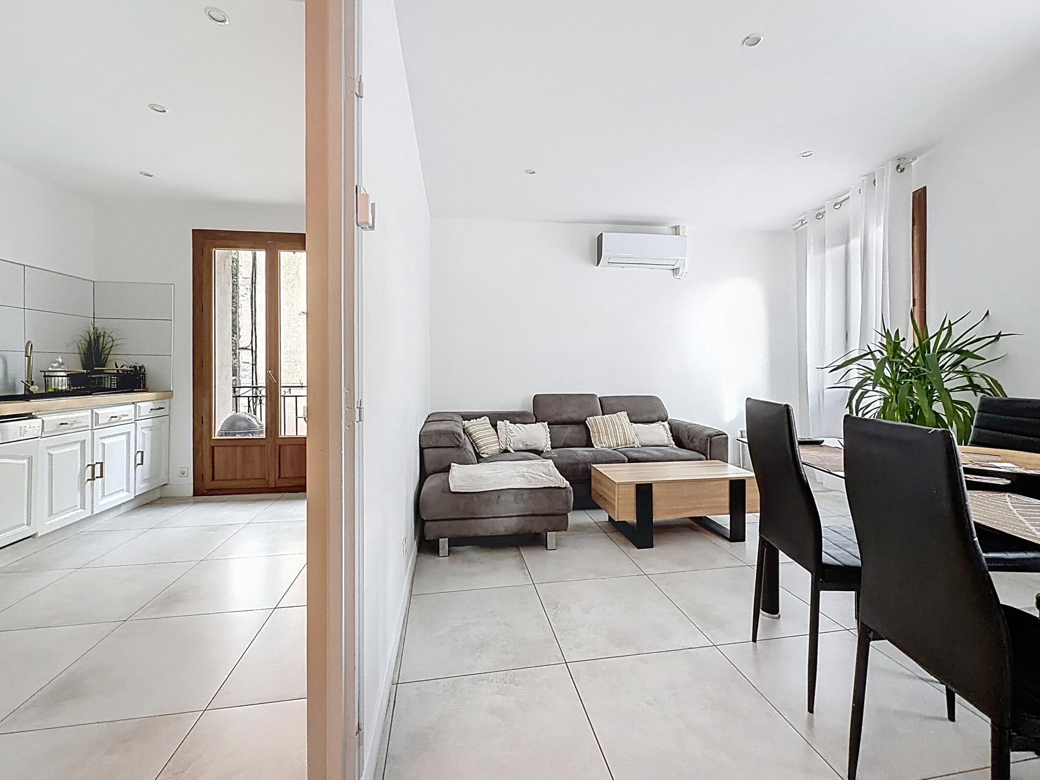 photo_81c5dff2d54cbb91ecbb79122f8cc732