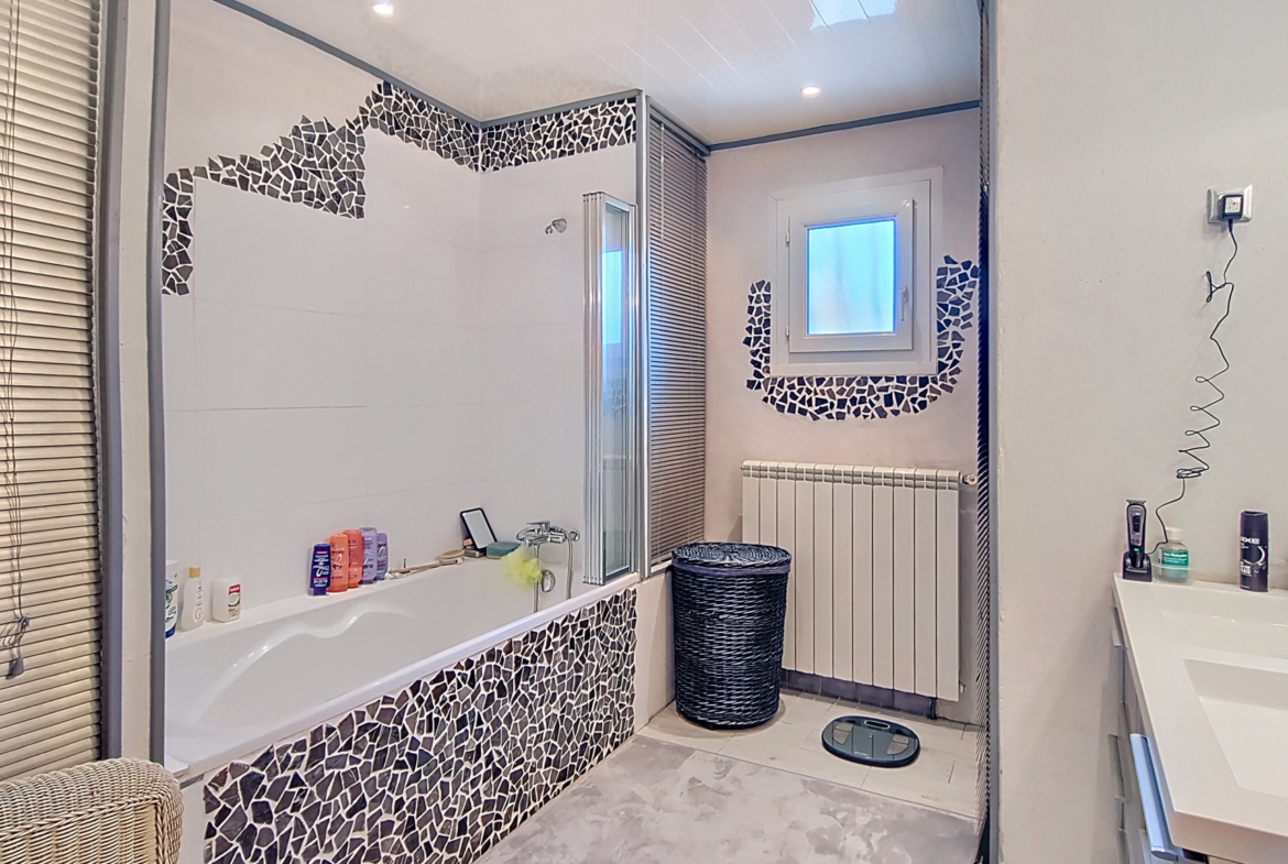 photo_44773791f5aaa9db43f3186640a2ea42