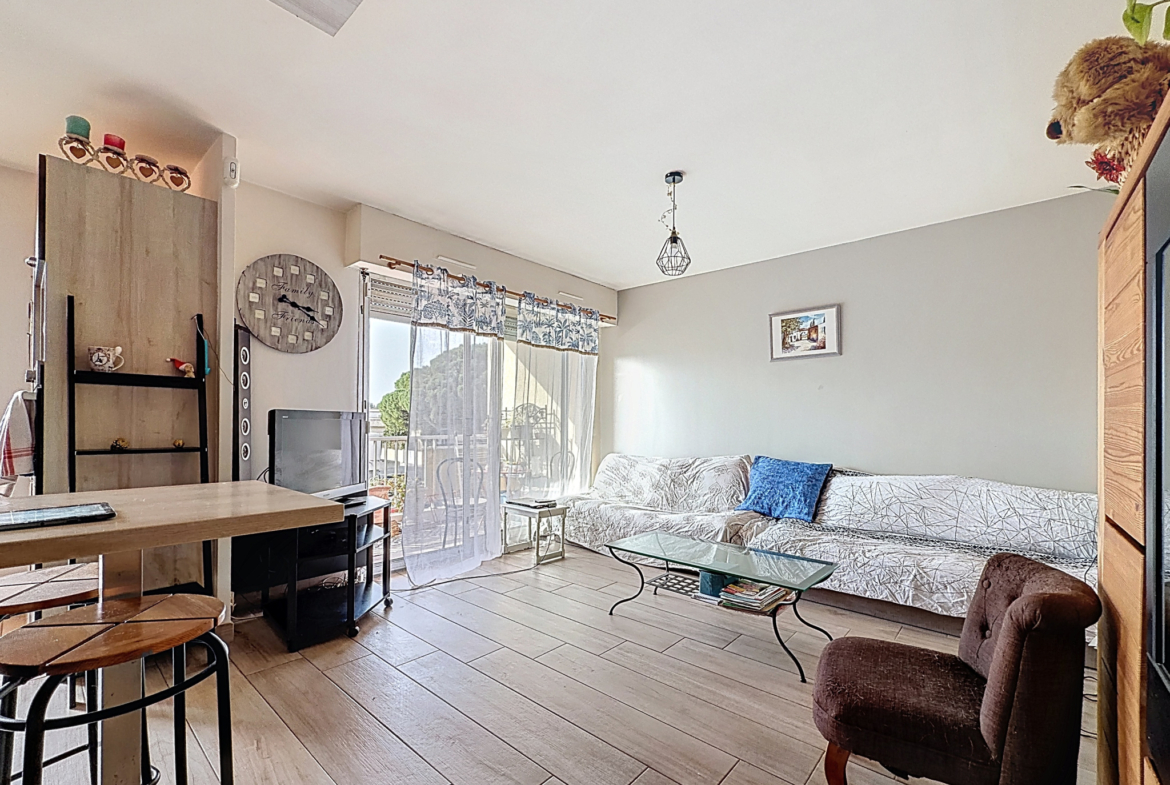 photo_c256181c641340124d7d059387a4d919