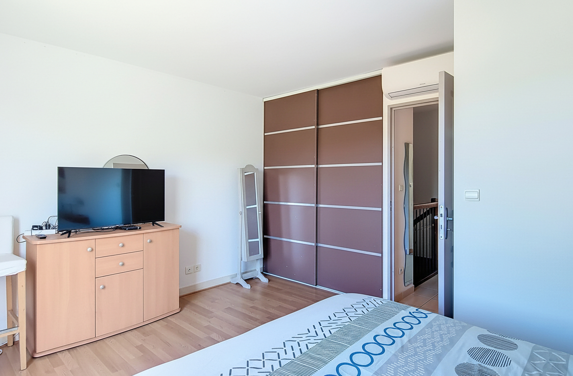 photo_6e7e126adab72cdcc14c3410c92ea5a1