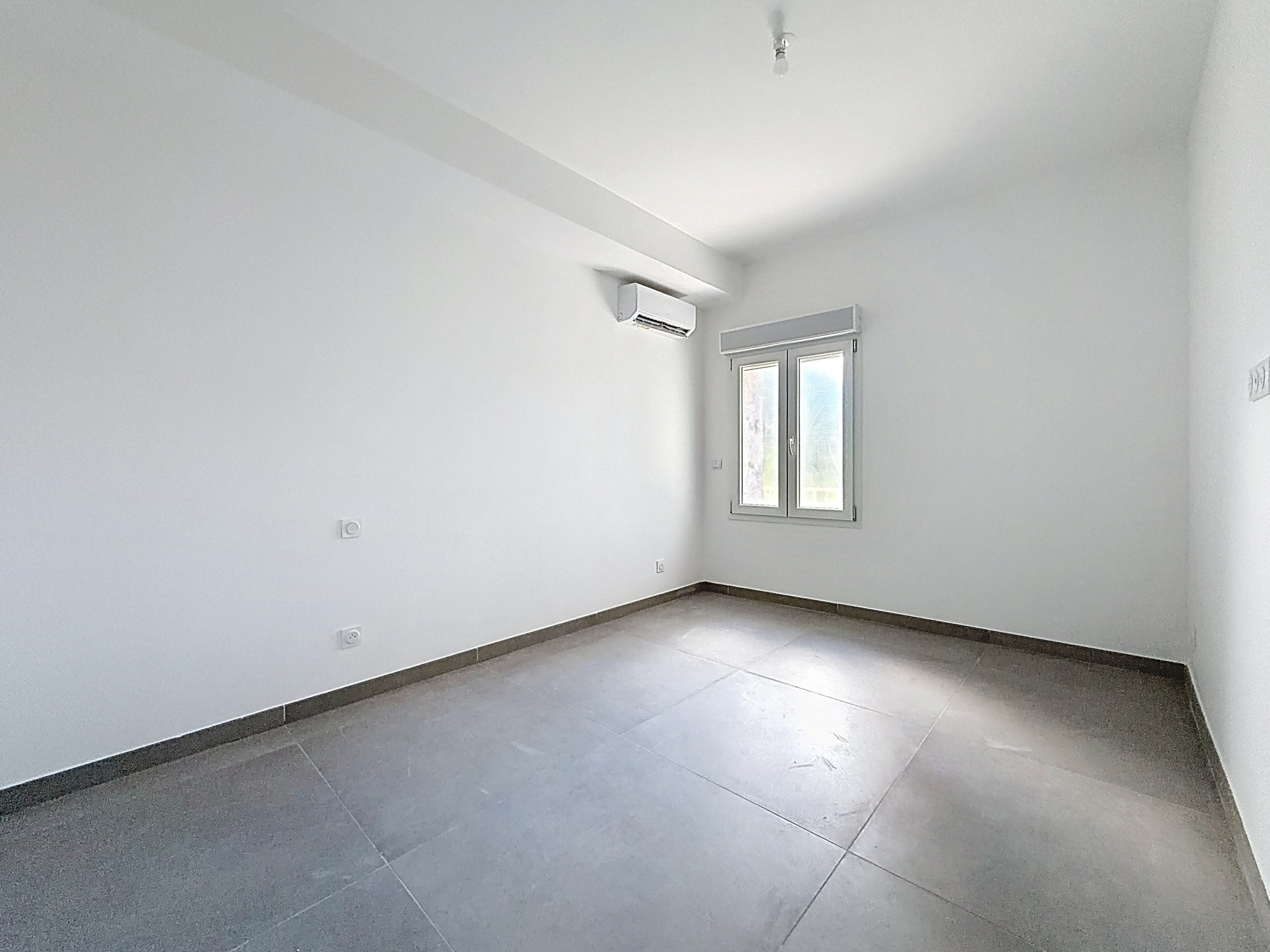 photo_79ed01934a2cb58dd76a2f153ef1d152