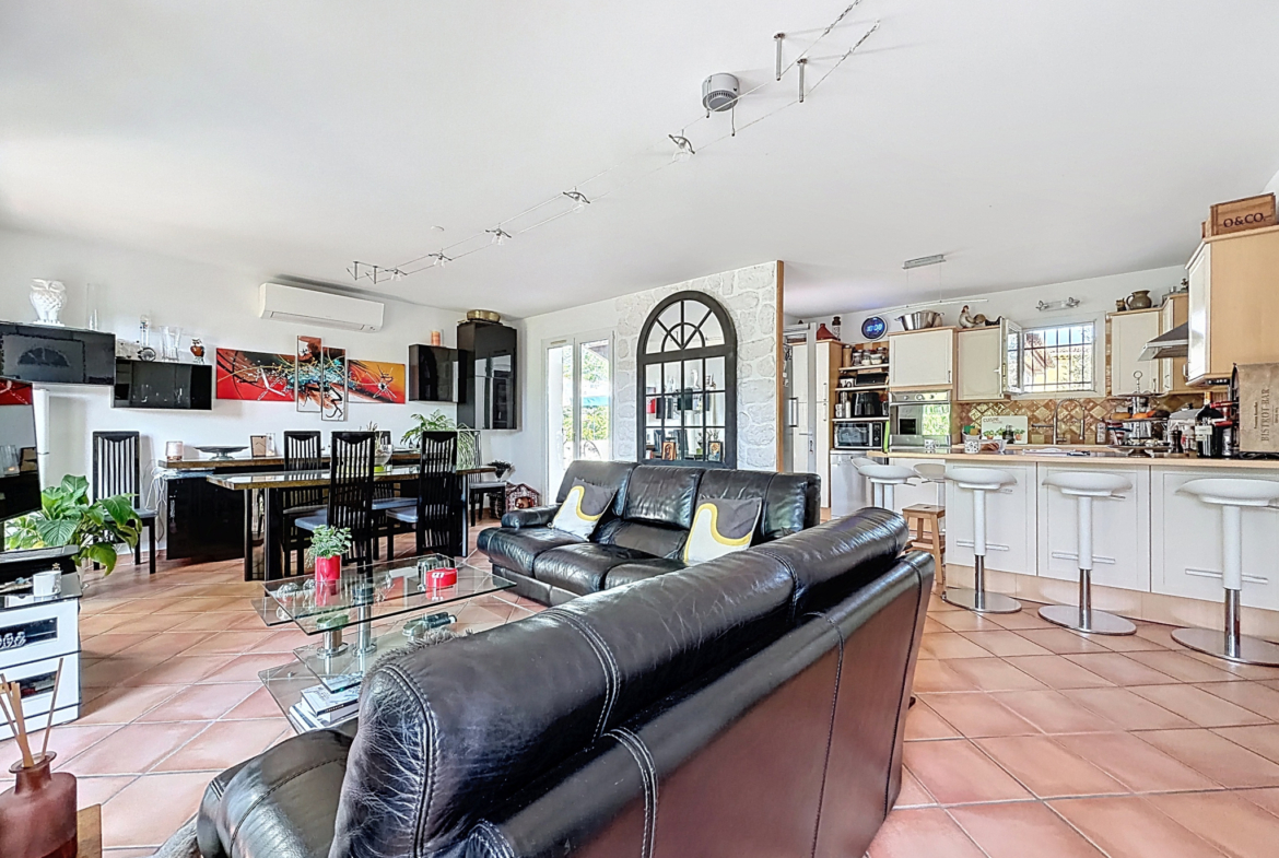 photo_84bebf23d2a63357cf69f012fe5b3169