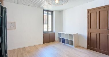 60e6a4a2.jpg